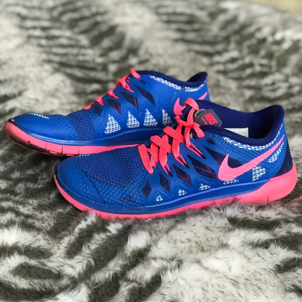 Nike girls 5.5 or Womens 7